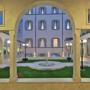 4* Otel Domus Australia